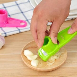 Garlic Ginger Grinding Tools Kitchen Garlic Grater Fruits Vegetable Hand Press Grinding Crusher Chopper Kitchen Gadget - Multicolor